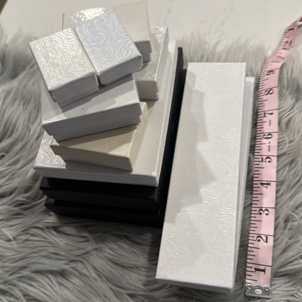 Gift 🎁 Boxes - Picture 7 of 9